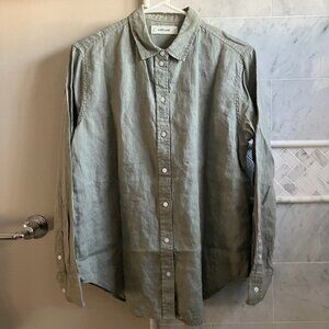 Everlane The Linen Relaxed Shirt in Sage Green button-down dress shirt
